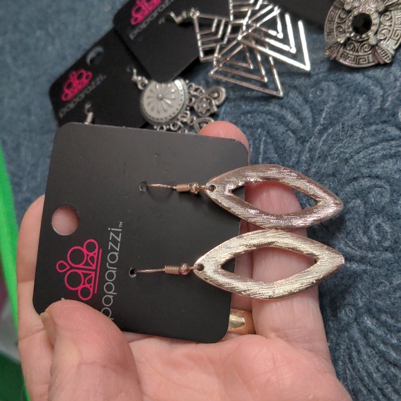 Five Pairs of New Paparazzi Pierced Earrings A153 - Picture 2 of 7